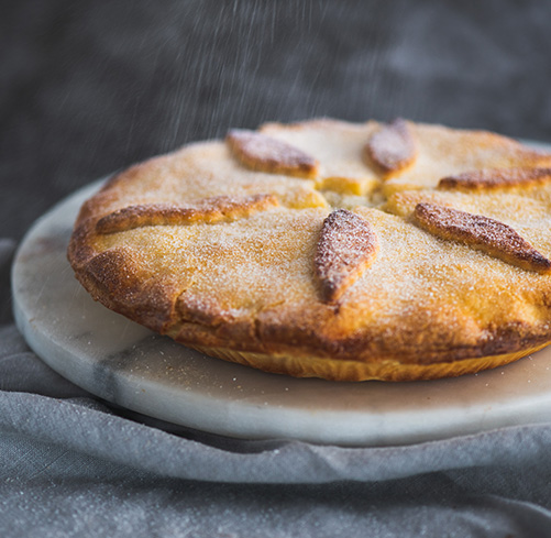 warm apple pie by pinjarra bakery